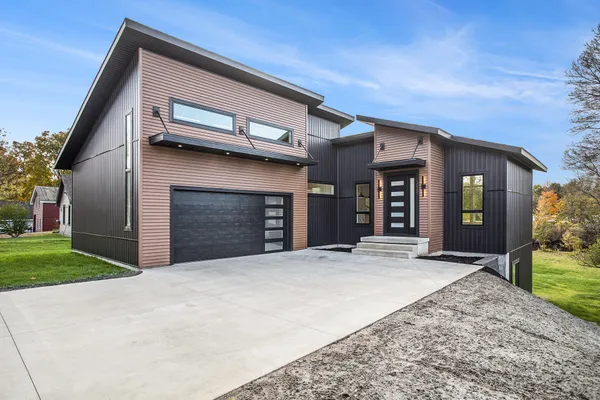 $599,900 | 315 West High Street, Union City, MI 49094