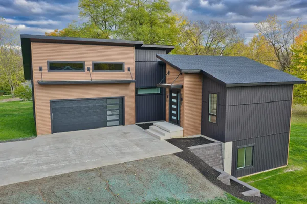 $599,900 | 315 West High Street, Union City, MI 49094