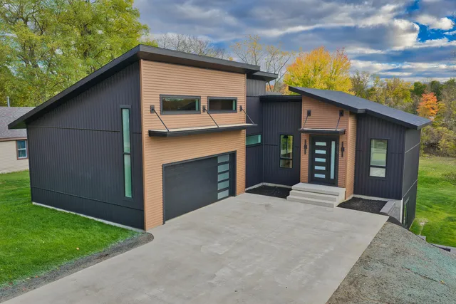 $599,900 | 315 West High Street, Union City, MI 49094