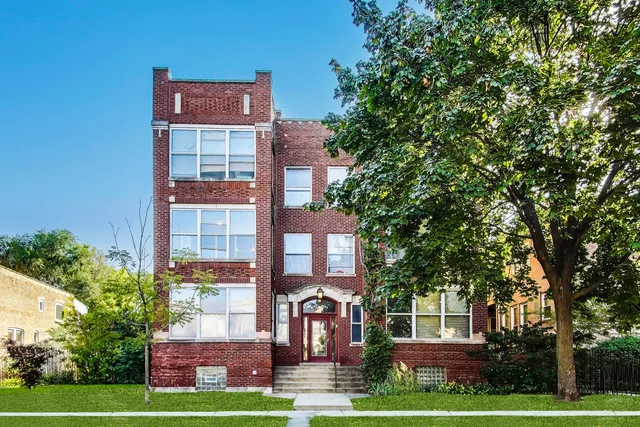 $399,000 | 6121 South Woodlawn Avenue, Unit 2, Chicago, IL 60637