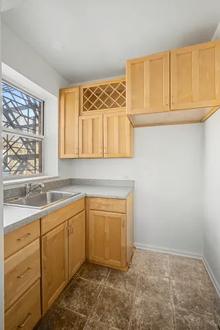 $399,000 | 6121 South Woodlawn Avenue, Unit 2, Chicago, IL 60637