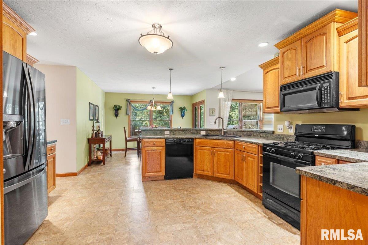 415 Spring Ridge Rochester, IL 62563 - Photo 13 of 48