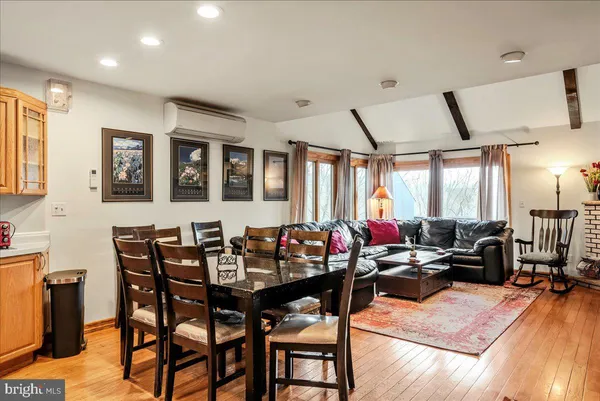 $2,500 | 31 Middle Village Way, Tannersville, PA 18372