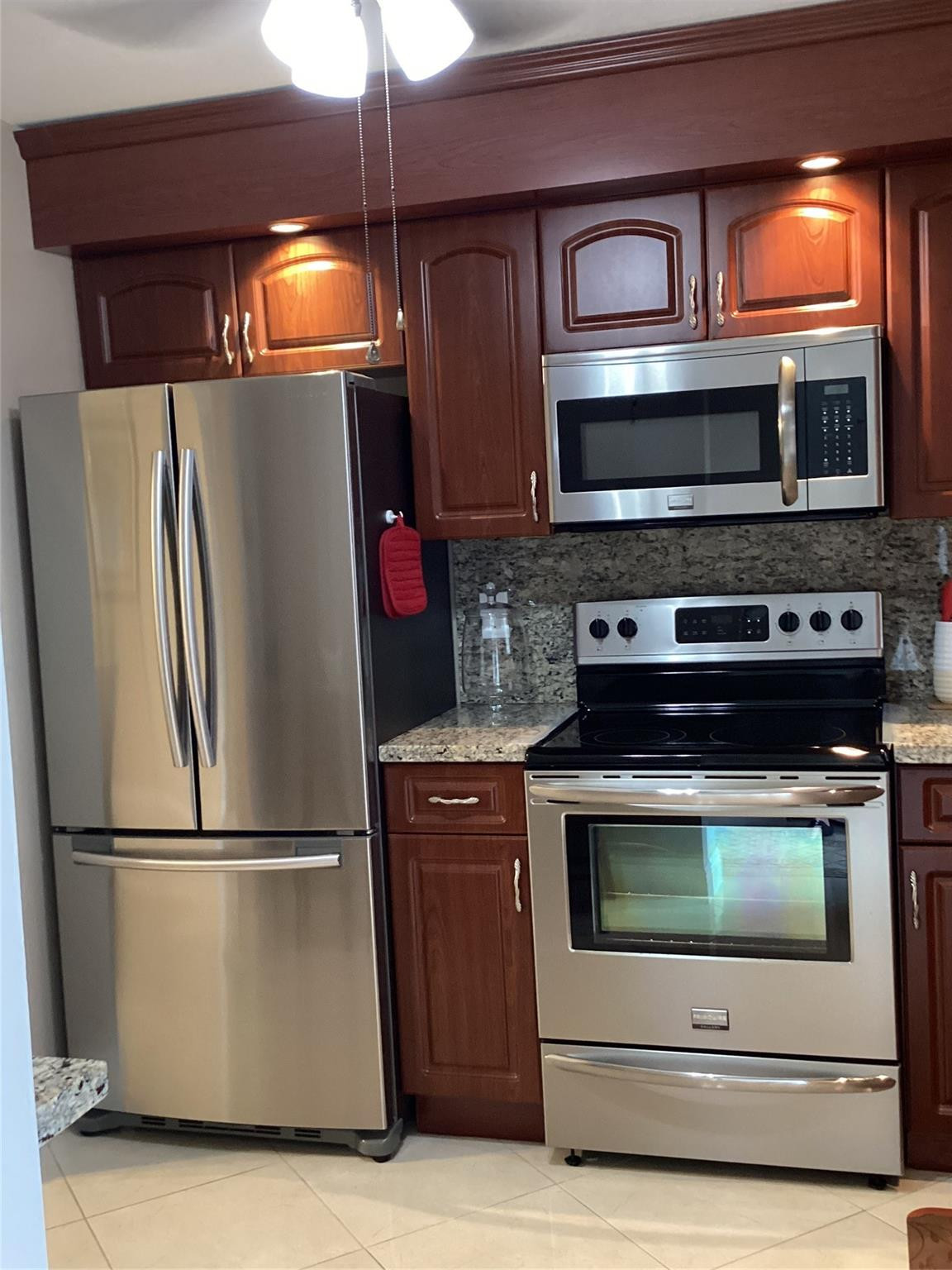 9233 Southwest 8th Street, Unit 209 Boca Raton, FL 33428 - Photo 11 of 16 SS APPLIANCES