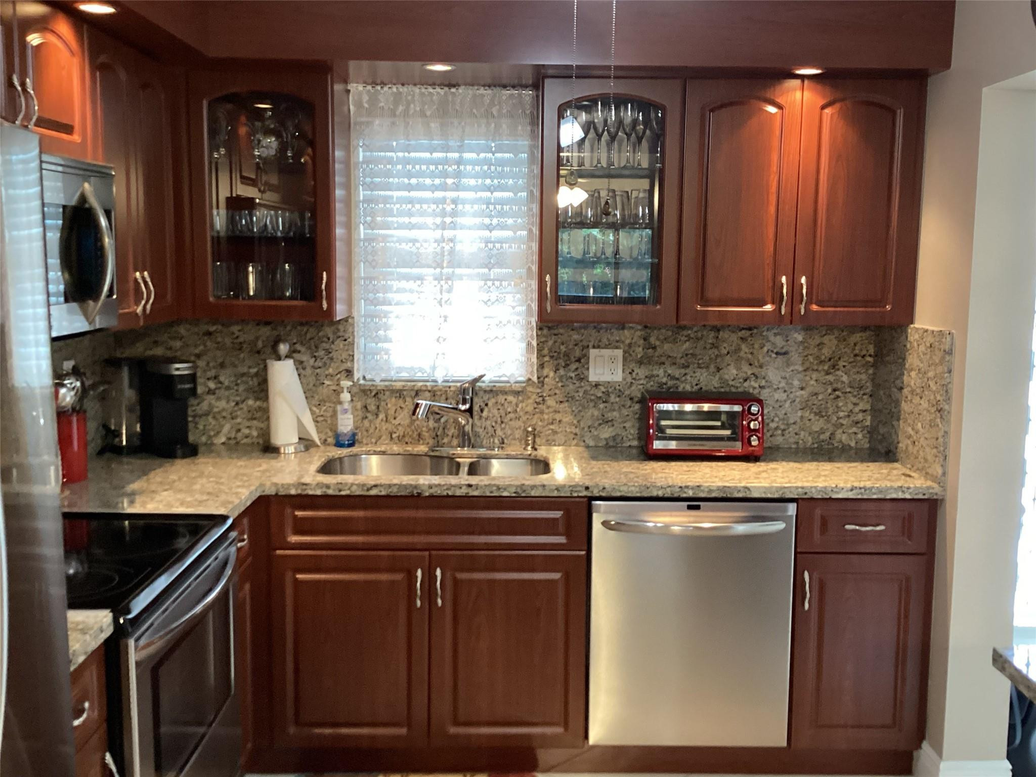 9233 Southwest 8th Street, Unit 209 Boca Raton, FL 33428 - Photo 9 of 16 KITCHEN