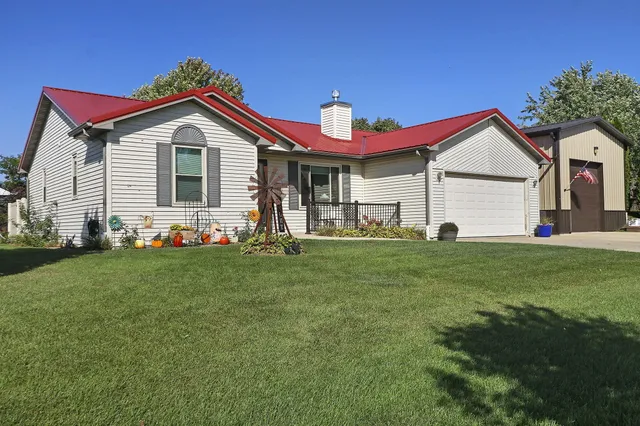 $465,000 | 1511 Birchwood Street, Delavan, WI 53115