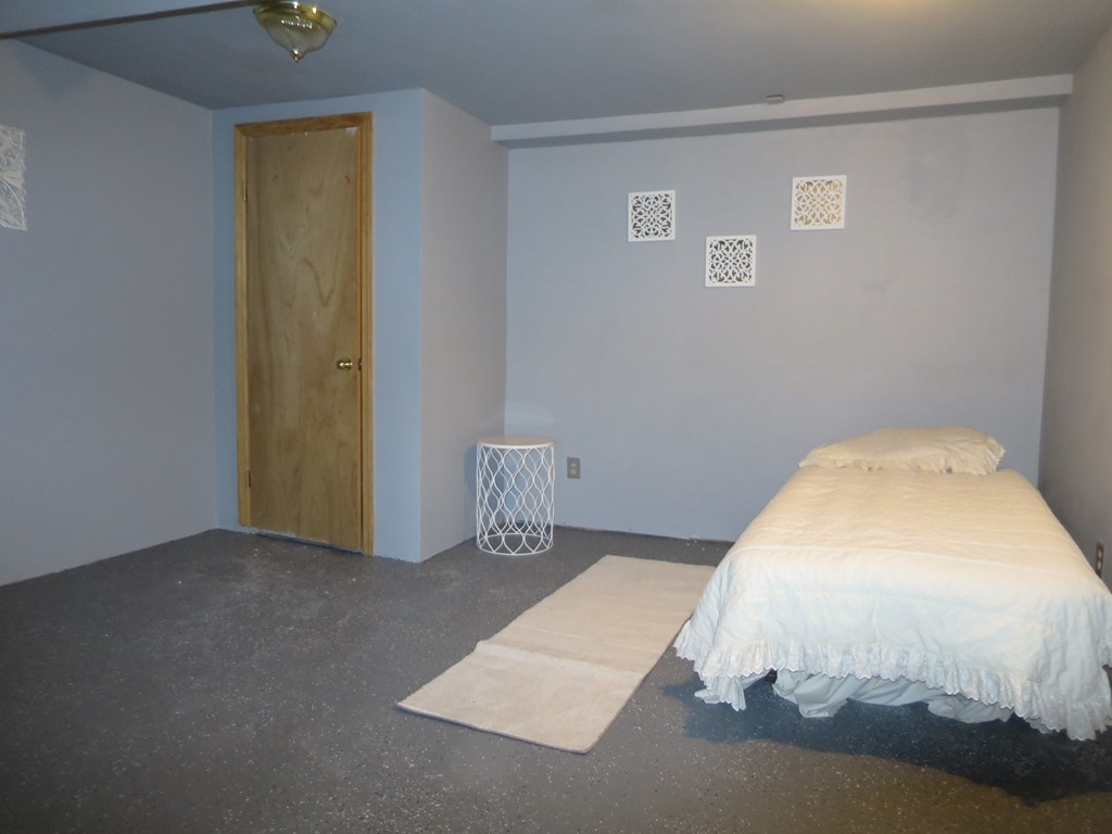 179 Fair Oak Road Springfield, MA 01128 - Photo 17 of 26