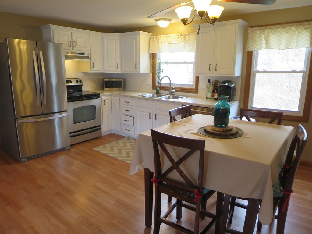 179 Fair Oak Road Springfield, MA 01128 - Photo 2 of 26