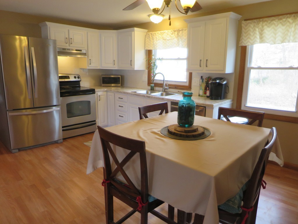 179 Fair Oak Road Springfield, MA 01128 - Photo 5 of 26