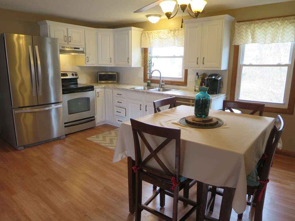 179 Fair Oak Road Springfield, MA 01128 - Photo 6 of 26
