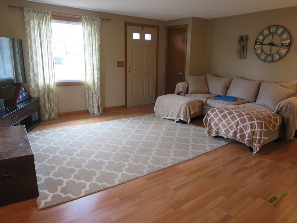 179 Fair Oak Road Springfield, MA 01128 - Photo 7 of 26