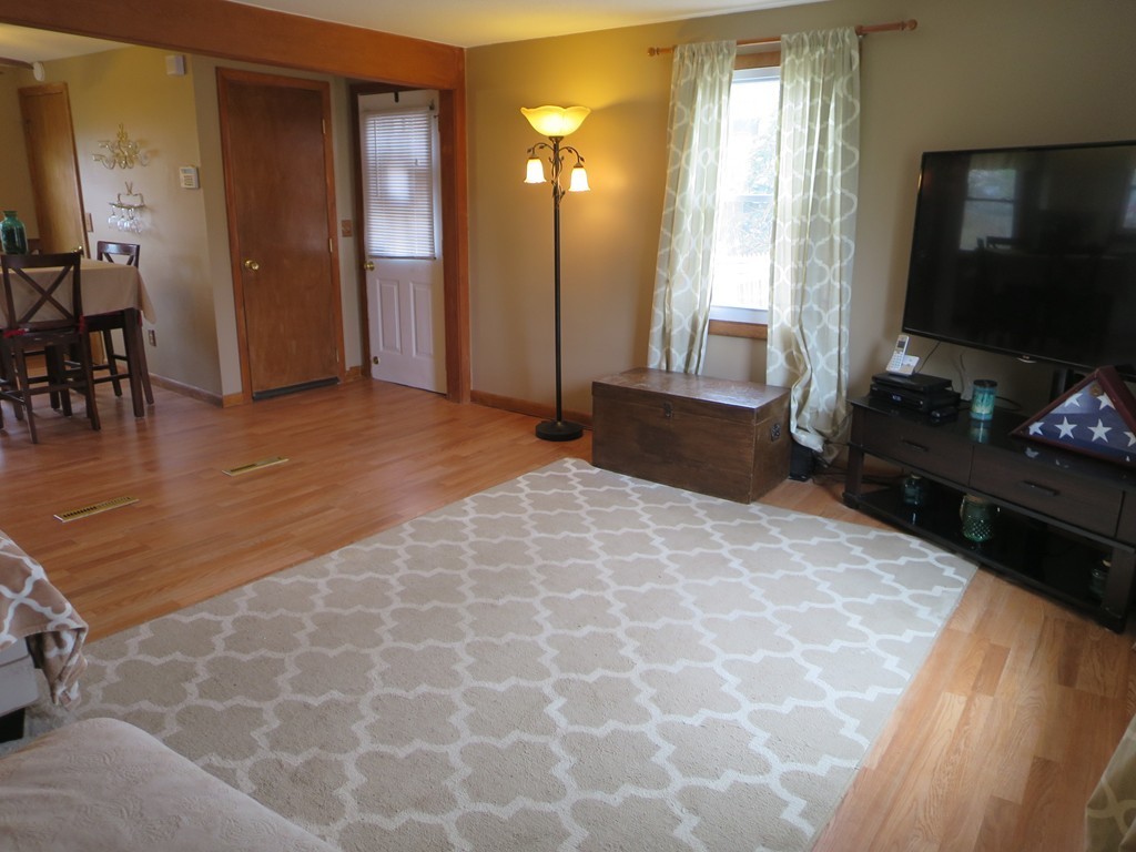 179 Fair Oak Road Springfield, MA 01128 - Photo 8 of 26