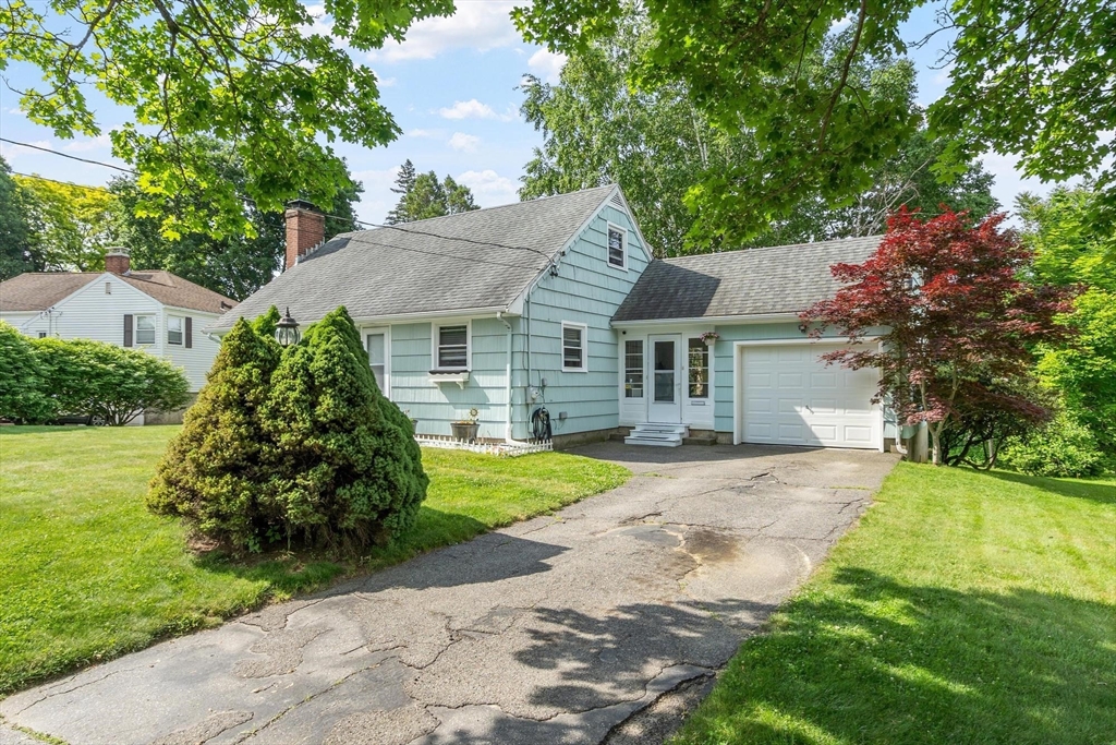 4 Cranston Street Worcester, MA 01606 - Photo 2 of 37