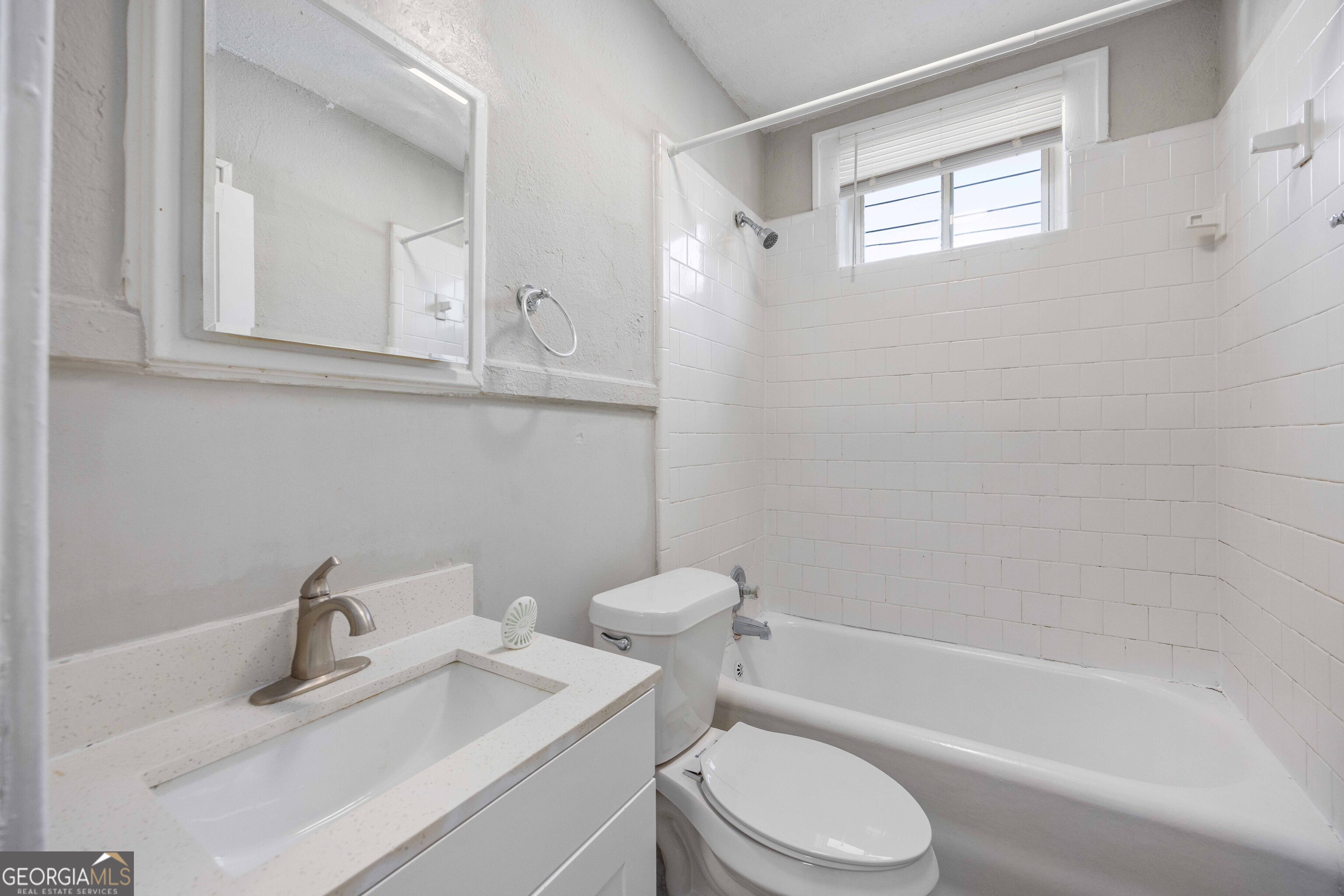 1103 Bryan Avenue Columbus, GA 31906 - Photo 12 of 24 a bathroom with a sink toilet and bathtub