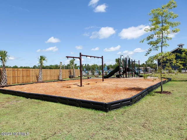 $2,050 | 2098 Course Lane, Surf City, NC 28445