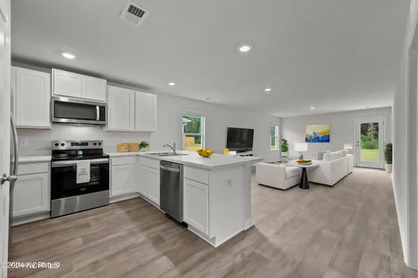 $2,050 | 2098 Course Lane, Surf City, NC 28445