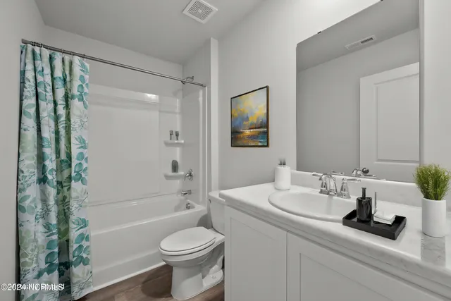 $2,050 | 2098 Course Lane, Surf City, NC 28445