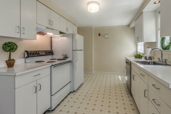 36 Charles Road, Unit 36 Winchester, MA 01890 - Photo 10 of 20 Gallery Image 10