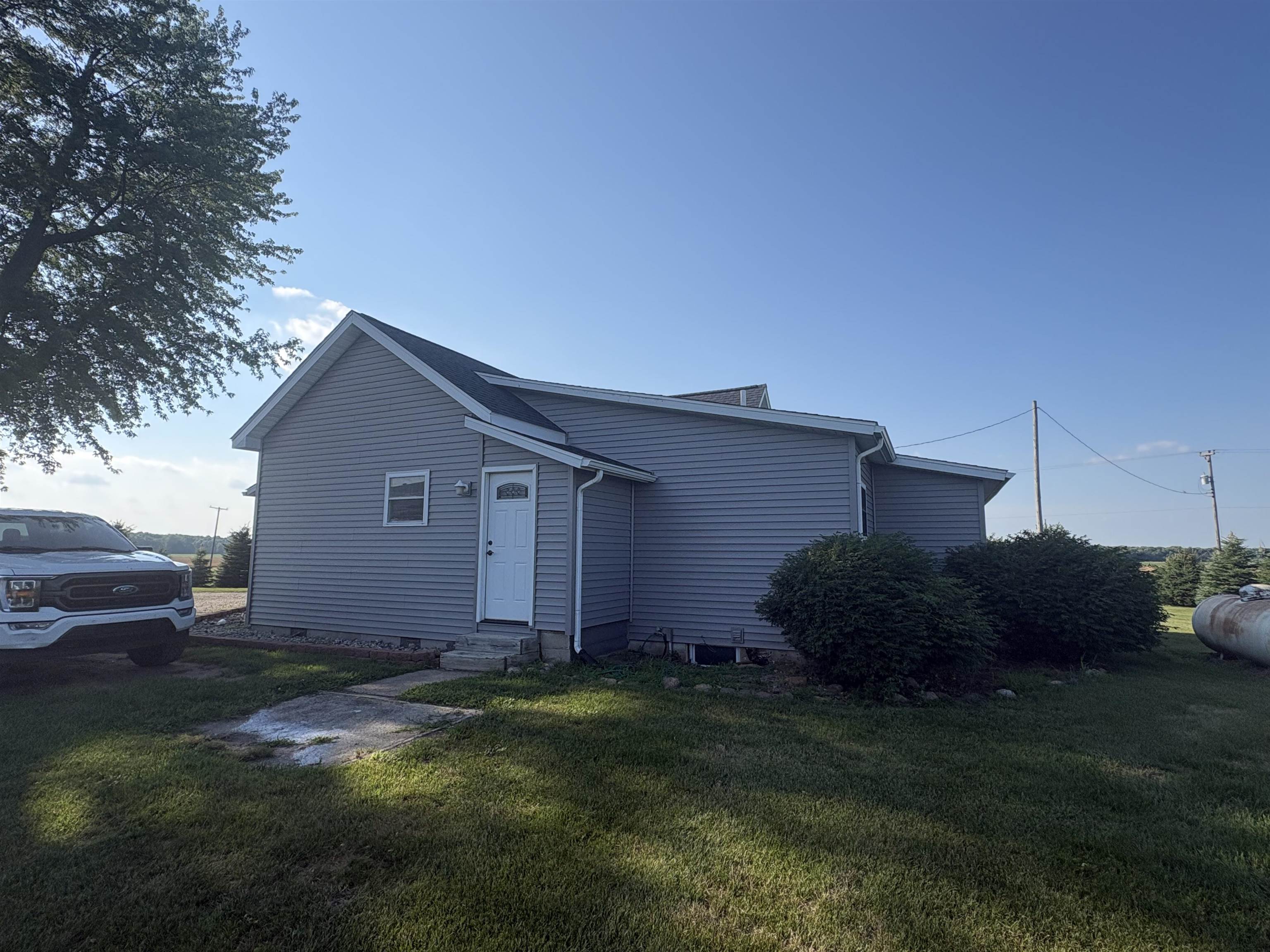 3200 East North Ridge Road Chesaning, MI 48616 - Photo 3 of 35