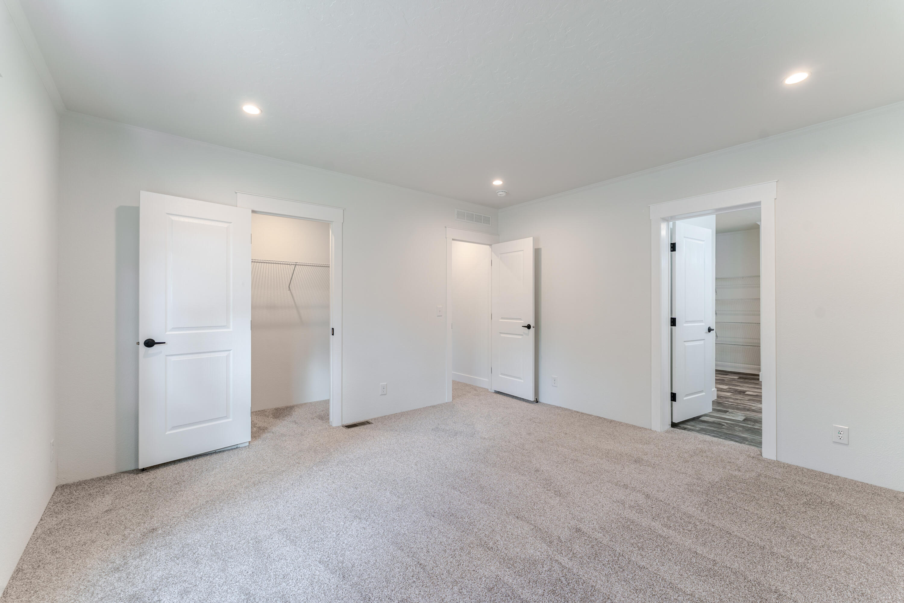51510 Ash Road La Pine, OR 97739 - Photo 11 of 24 Master Bedroom