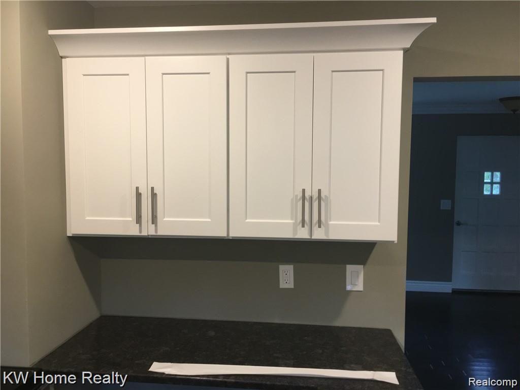 5490 Inkster Road West Bloomfield, MI 48323 - Photo 12 of 22