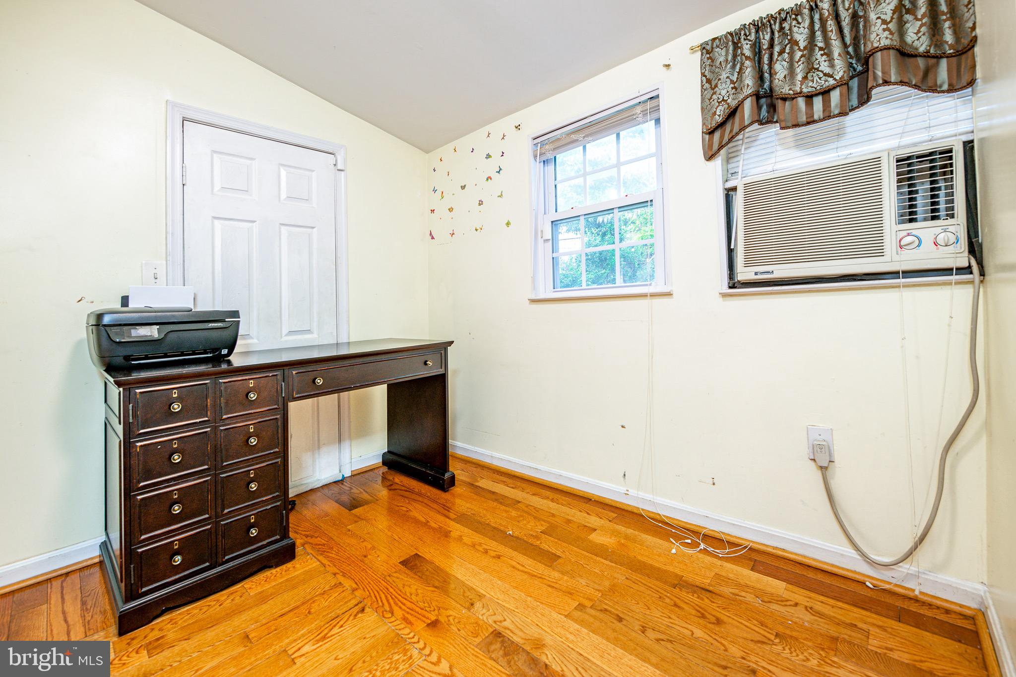 12104 Bluhill Road Silver Spring, MD 20902 - Photo 11 of 24