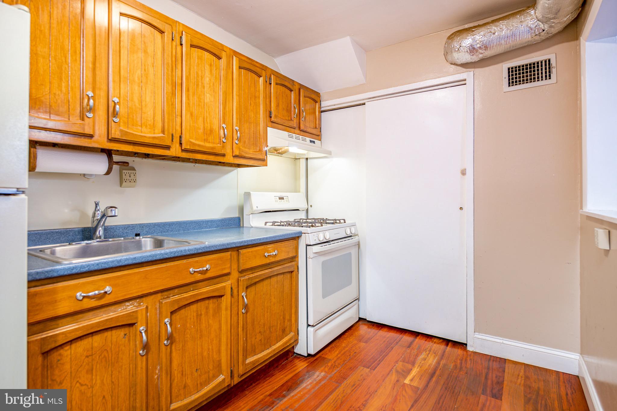 12104 Bluhill Road Silver Spring, MD 20902 - Photo 7 of 24