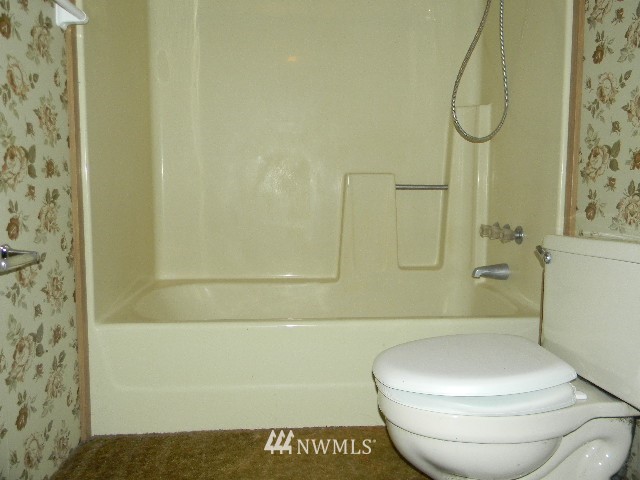4790-4792 East Grapeview Loop Road Allyn, WA 98524 - Photo 14 of 24 Gallery Image 14