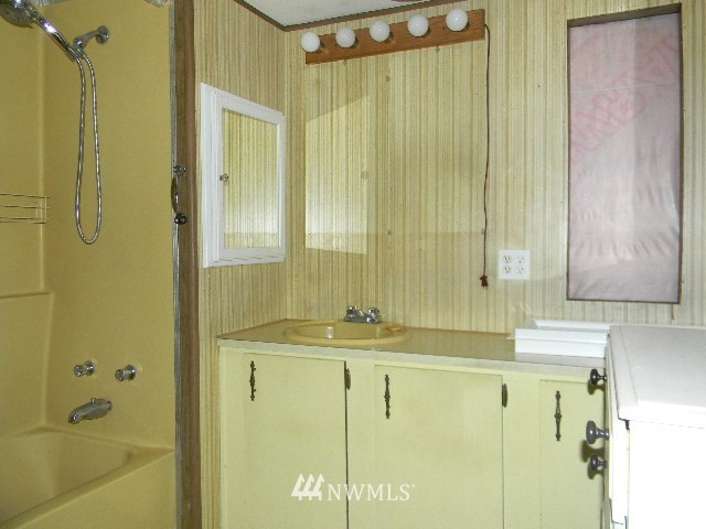 4790-4792 East Grapeview Loop Road Allyn, WA 98524 - Photo 23 of 24 Gallery Image 23
