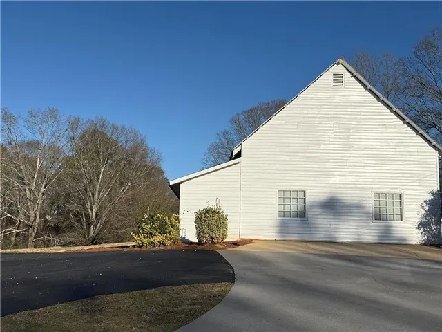 $595,000 | 4002 Joe Frank Harris Parkway Northwest, Adairsville, GA 30103