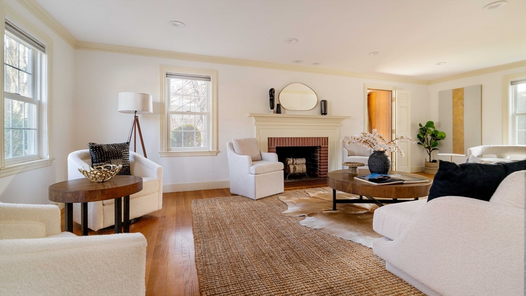 24 Littlefield Road Newton, MA 02459 - Photo 4 of 34