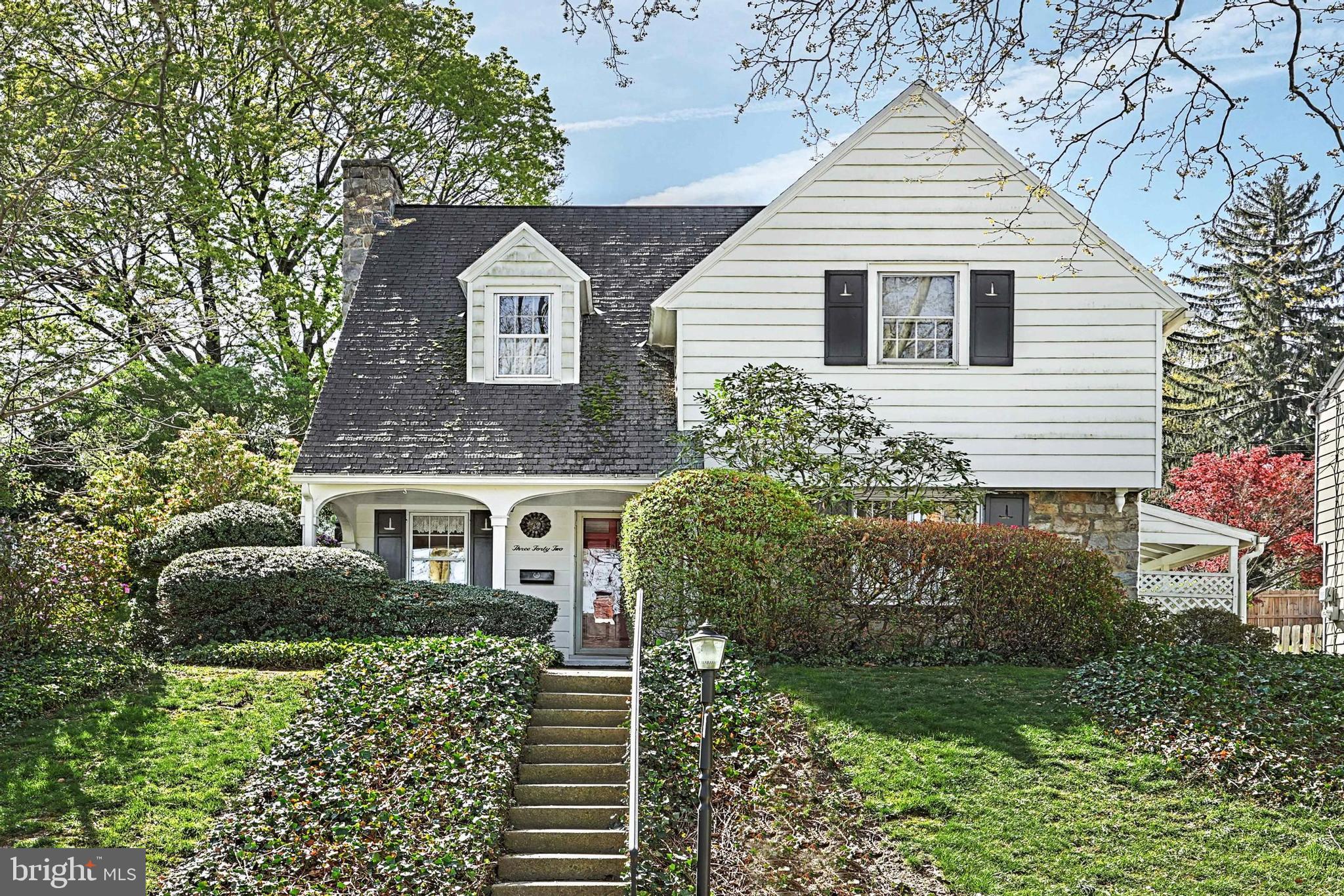 342 Creston Road York, PA 17403 - Photo 1 of 28 Gallery Image 1