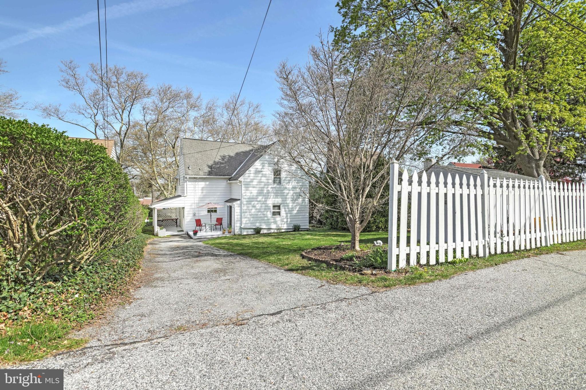 342 Creston Road York, PA 17403 - Photo 6 of 28 Gallery Image 6