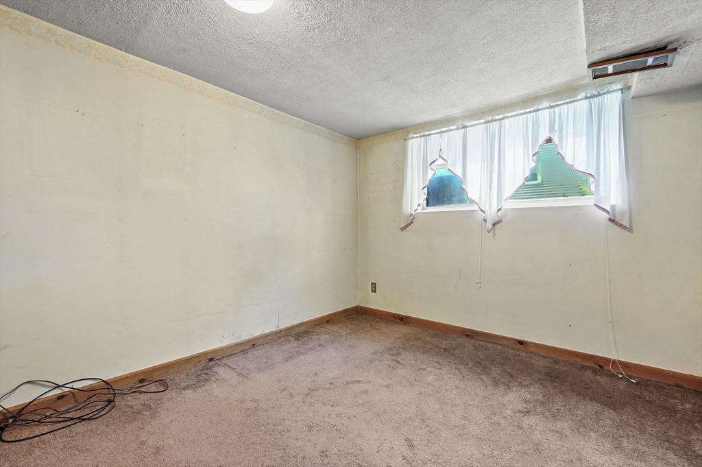 164 Peter Salem Road Leicester, MA 01524 - Photo 19 of 30 Gallery Image 19