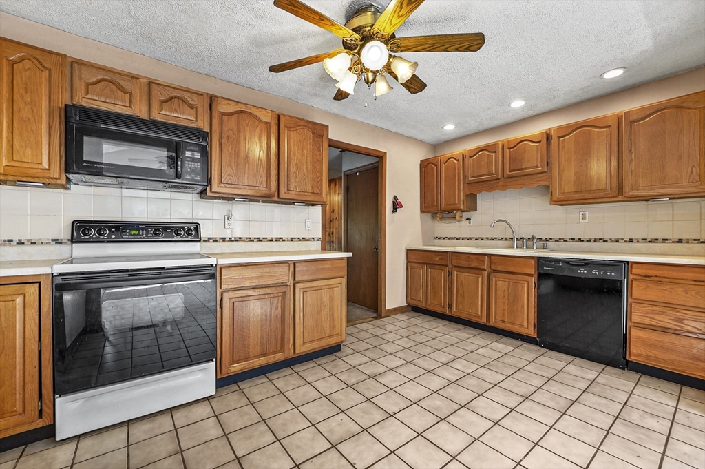 164 Peter Salem Road Leicester, MA 01524 - Photo 6 of 30 Gallery Image 6