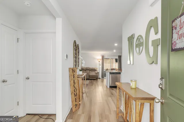 a view of a kitchen and dining room