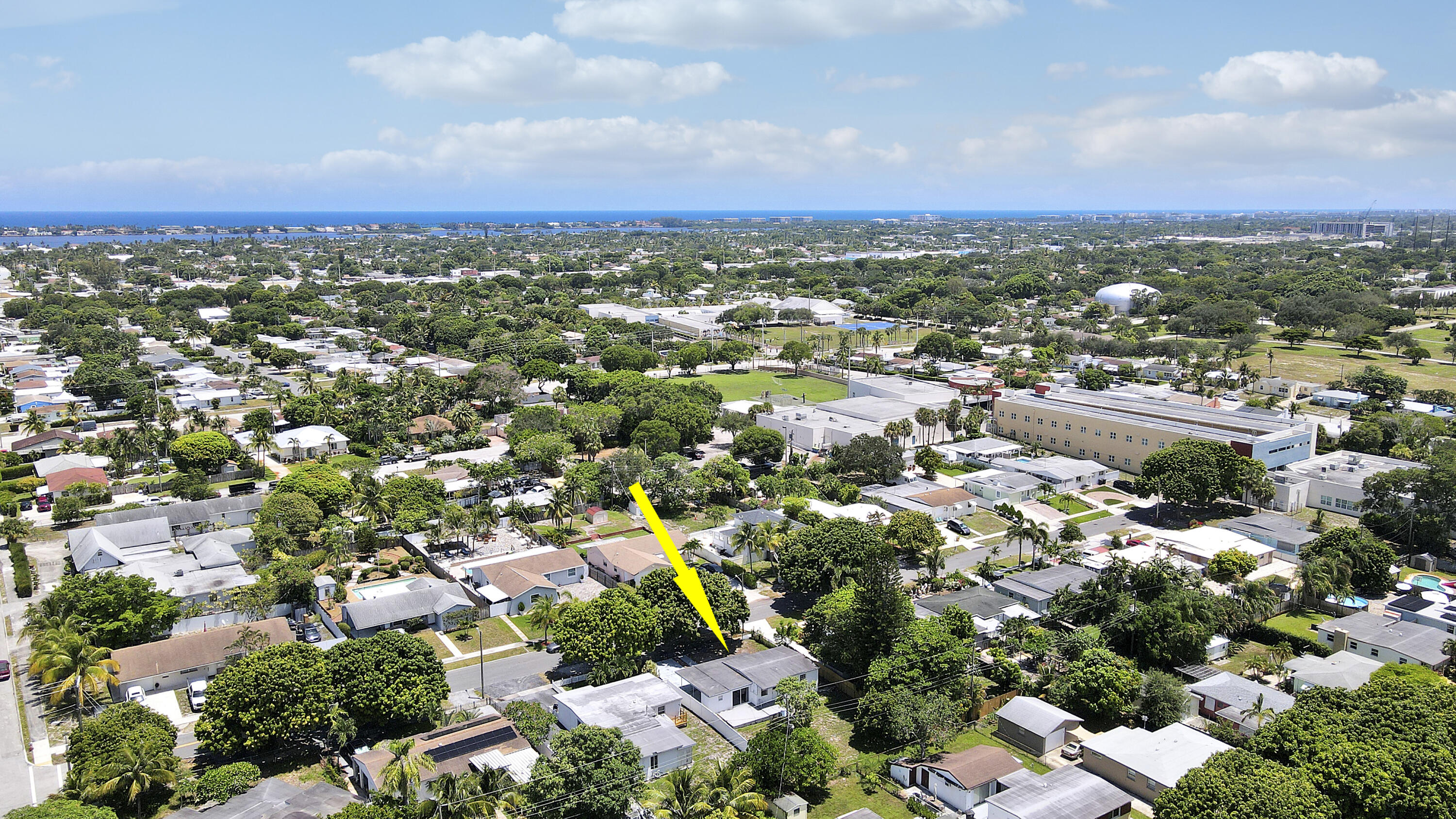 5519 Columbus Road West Palm Beach, FL 33405 - Photo 20 of 22 an aerial view of residential houses with city view