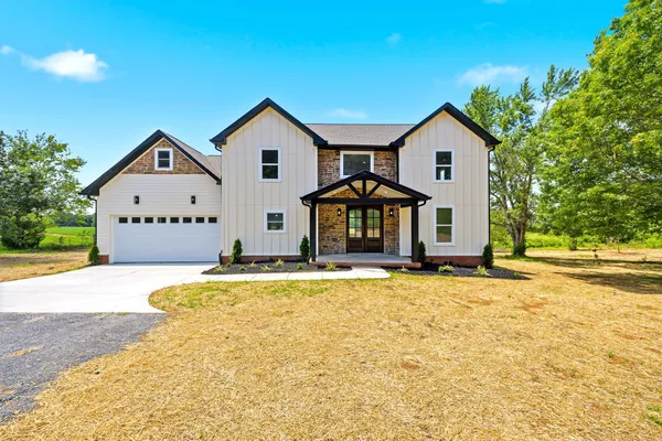 $679,999 | 3305 Dobbins Pike, Portland, TN 37148