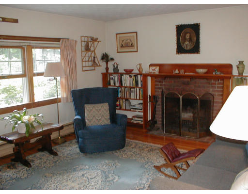 10 Marjorie Road Wilmington, MA 01887 - Photo 3 of 6 Gallery Image 3
