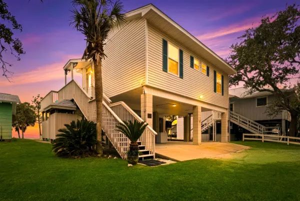 $1,463,000 | 4016 St Teresa Avenue, Sopchoppy, FL 32358