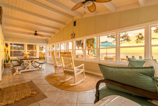 $1,463,000 | 4016 St Teresa Avenue, Sopchoppy, FL 32358