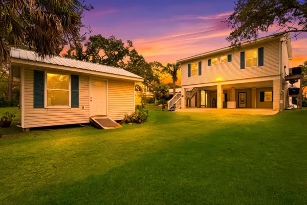 $1,463,000 | 4016 St Teresa Avenue, Sopchoppy, FL 32358