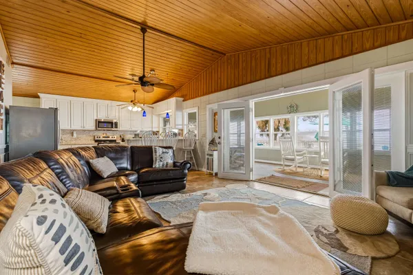 $1,463,000 | 4016 St Teresa Avenue, Sopchoppy, FL 32358