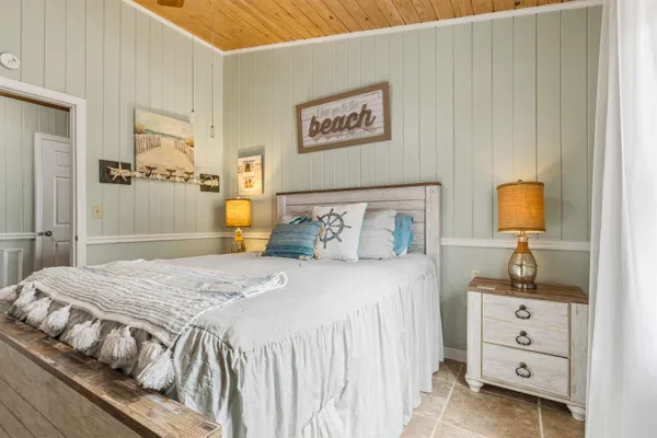 $1,463,000 | 4016 St Teresa Avenue, Sopchoppy, FL 32358