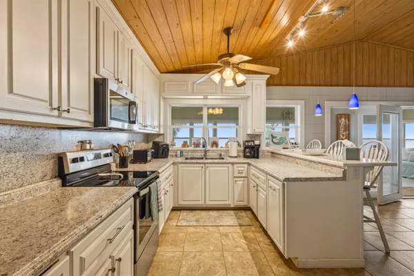$1,463,000 | 4016 St Teresa Avenue, Sopchoppy, FL 32358