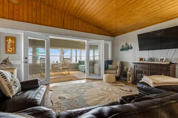 $1,463,000 | 4016 St Teresa Avenue, Sopchoppy, FL 32358