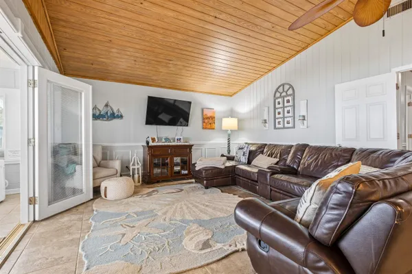 $1,463,000 | 4016 St Teresa Avenue, Sopchoppy, FL 32358