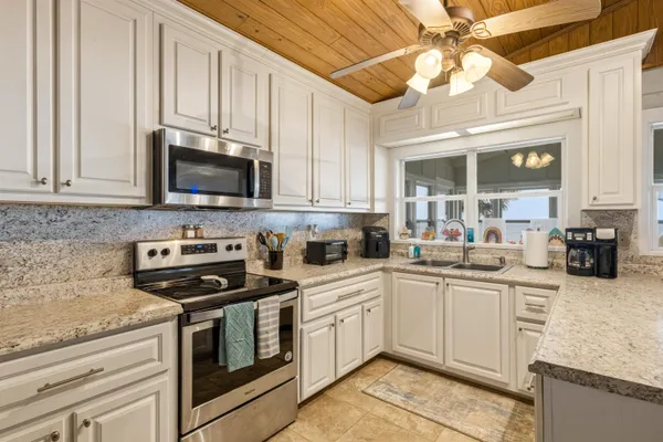 $1,463,000 | 4016 St Teresa Avenue, Sopchoppy, FL 32358