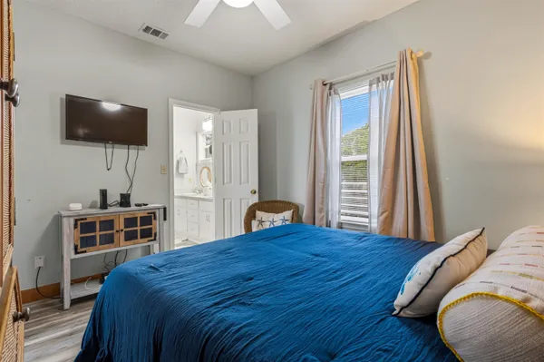 $1,463,000 | 4016 St Teresa Avenue, Sopchoppy, FL 32358