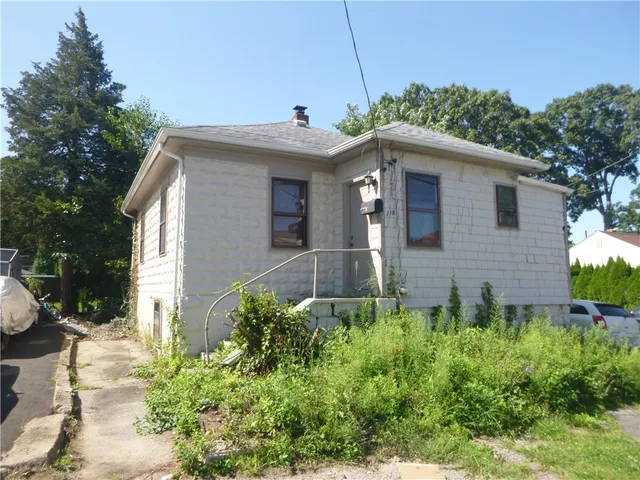 $295,000 | 210 Hyde Street, Cranston, RI 02920